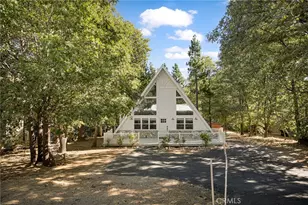 987 Tirol Ln, Lake Arrowhead, CA 92352 - Photo 2