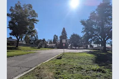 13673 Dogwood, Yucaipa, CA 92399 - Photo 32