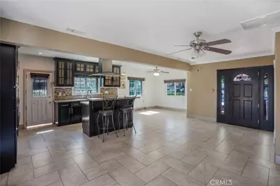 400 E Buckthorn Street, Inglewood, CA 90301 - Photo 10