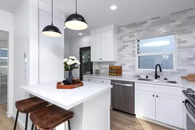 1819 Hauser Boulevard, Los Angeles, CA 90019 - Photo 36