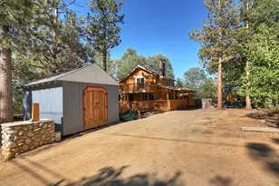 581 Highland Ln, Sugarloaf, CA 92386 - Photo 2