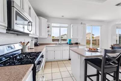 14286 Tortoise, Victorville, CA 92394 - Photo 10