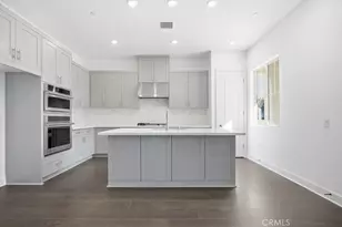 689 Beacon, Irvine, CA 92618 - Photo 2