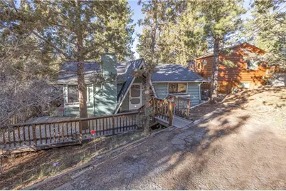 107 E Aeroplane, Big Bear City, CA 92314 - Photo 2
