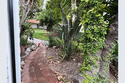 2057 Via Mariposa #B, Laguna Woods, CA 92637 - Photo 12