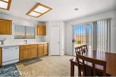 12050 Goldoak Court, Victorville, CA 92392 - Photo 8