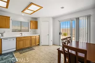 12050 GoldOak Ct, Victorville, CA 92392 - Photo 8