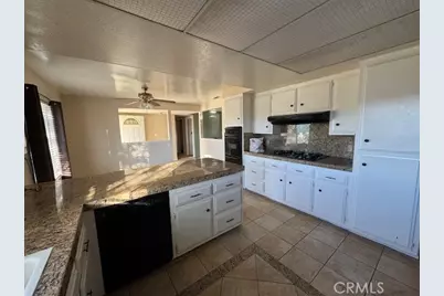 42040 Acacia Avenue, Hemet, CA 92544 - Photo 10