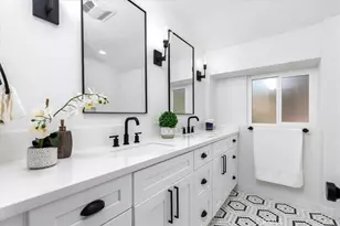 4793 Excelente Dr, Woodland Hills, CA 91364 - Photo 18