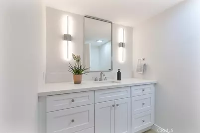 17150 Burbank Boulevard #25, Encino, CA 91316 - Photo 18