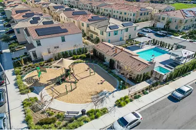 1045 W Clover, Rialto, CA 92376 - Photo 28