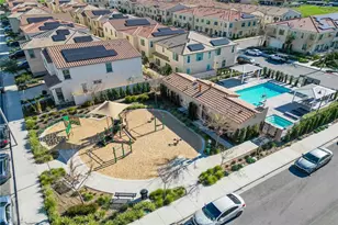 1045 W Clover, Rialto, CA 92376 - Photo 28