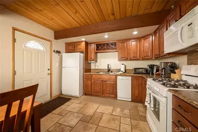 188 Imperial, Sugarloaf, CA 92386 - Photo 14