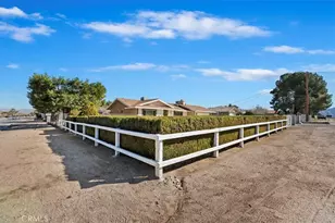 8949 Camphor, Hesperia, CA 92345 - Photo 6