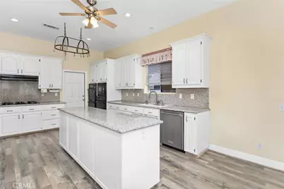 13776 Meadow View, Yucaipa, CA 92399 - Photo 16