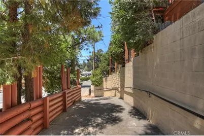 24194 Zurich, Crestline, CA 92325 - Photo 8
