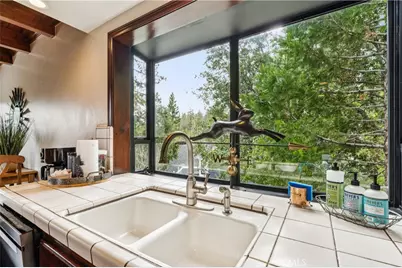 892 Nadelhorn Drive, Lake Arrowhead, CA 92352 - Photo 16