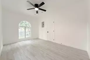 5325 Latham St, Los Angeles, CA 90011 - Photo 10