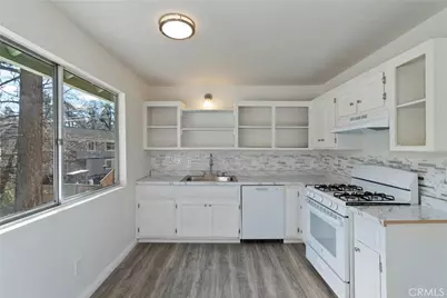 32142 Hunsaker Way, Running Springs, CA 92382 - Photo 4