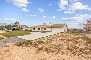 10636 Kiavan Rd, Apple Valley, CA 92308 - Photo 4