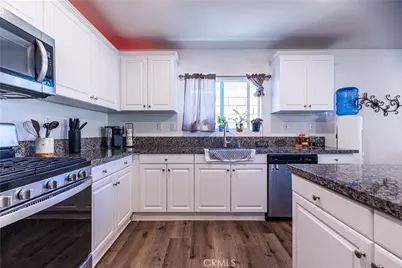 16664 Hawks Hill, Victorville, CA 92395 - Photo 12
