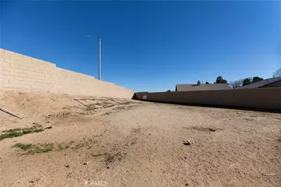 16664 Hawks Hill, Victorville, CA 92395 - Photo 24