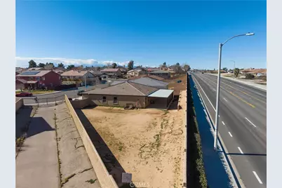 16664 Hawks Hill, Victorville, CA 92395 - Photo 28