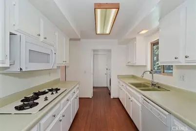 383 Catalina, Big Bear Lake, CA 92315 - Photo 16