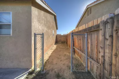 10842 Wakefield, Adelanto, CA 92301 - Photo 44