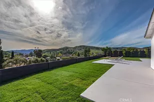 26002 Adamor Rd, Calabasas, CA 91302 - Photo 32