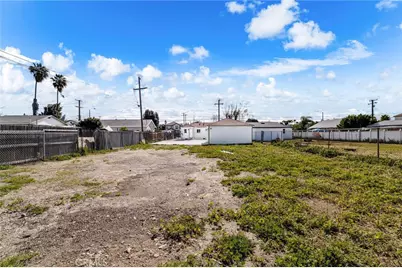 1095 E Phillips, Pomona, CA 91766 - Photo 26