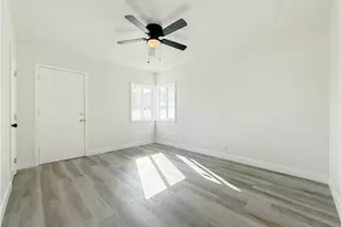 220 W 98th St, Los Angeles, CA 90003 - Photo 22