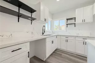 220 W 98th St, Los Angeles, CA 90003 - Photo 8