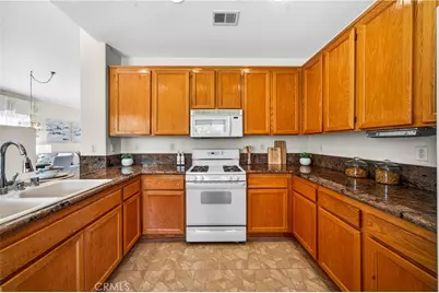 29326 Hidden Lake, Menifee, CA 92584 - Photo 10