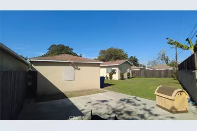 10520 E Zamora Avenue, Los Angeles, CA 90002 - Photo 16