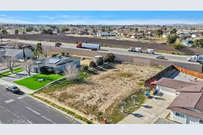 15860 La Paz, Victorville, CA 92395 - Photo 4