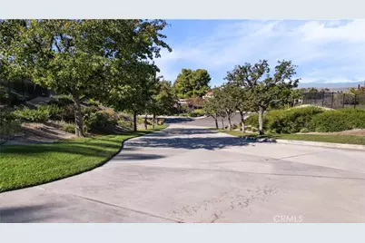 6204 Claridge Drive, Riverside, CA 92506 - Photo 16
