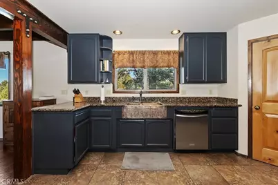 46727 Minnow, Big Bear City, CA 92314 - Photo 18