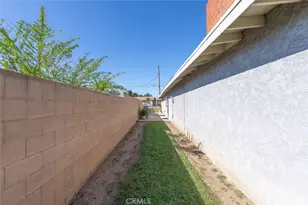 9885 Mission Blvd, Jurupa, CA 92509 - Photo 28