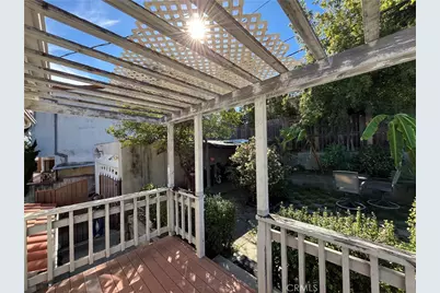 2051 N Catalina Street, Los Angeles, CA 90027 - Photo 10