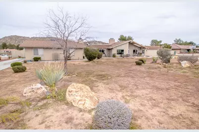 20376 Tonawanda, Apple Valley, CA 92307 - Photo 4
