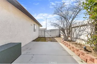 1002 Oregon Trail, Banning, CA 92220 - Photo 8