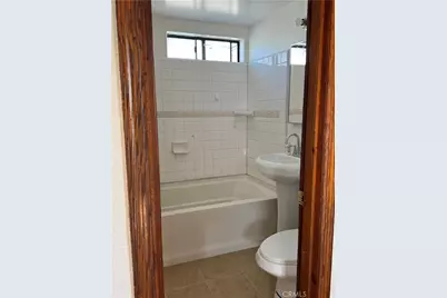 6060 6060 Myrtle Ave, Long Beach, CA 90805 - Photo 6