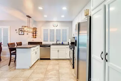 701 W Crestview Street, Corona, CA 92882 - Photo 6