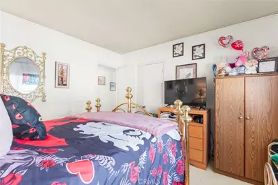 553 W 109th, Los Angeles, CA 90044 - Photo 24