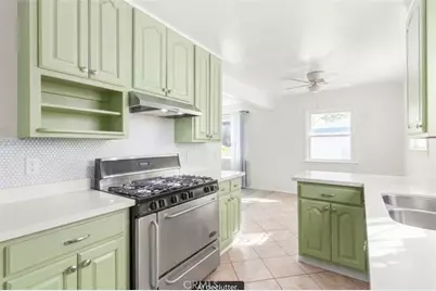 553 W 109th, Los Angeles, CA 90044 - Photo 8