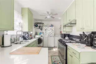 553 W 109th, Los Angeles, CA 90044 - Photo 12