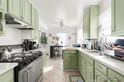 553 W 109th, Los Angeles, CA 90044 - Photo 10