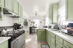 553 W 109th, Los Angeles, CA 90044 - Photo 10