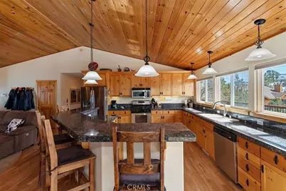 42545 Pegasus, Big Bear Lake, CA 92315 - Photo 16